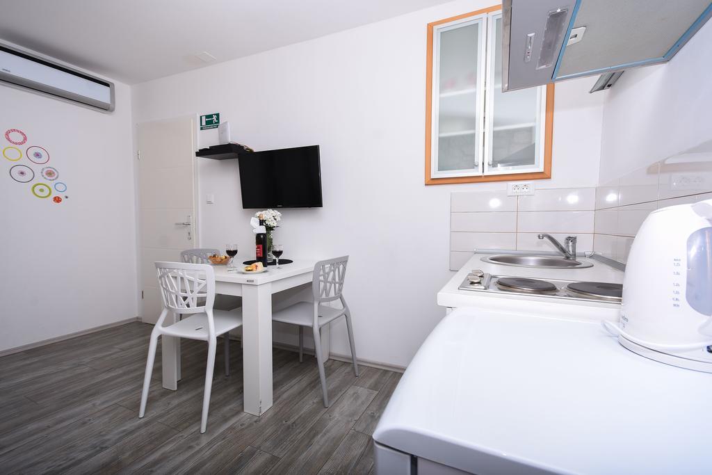 Tragos Lemon Tree Apartment Trogir Exterior foto