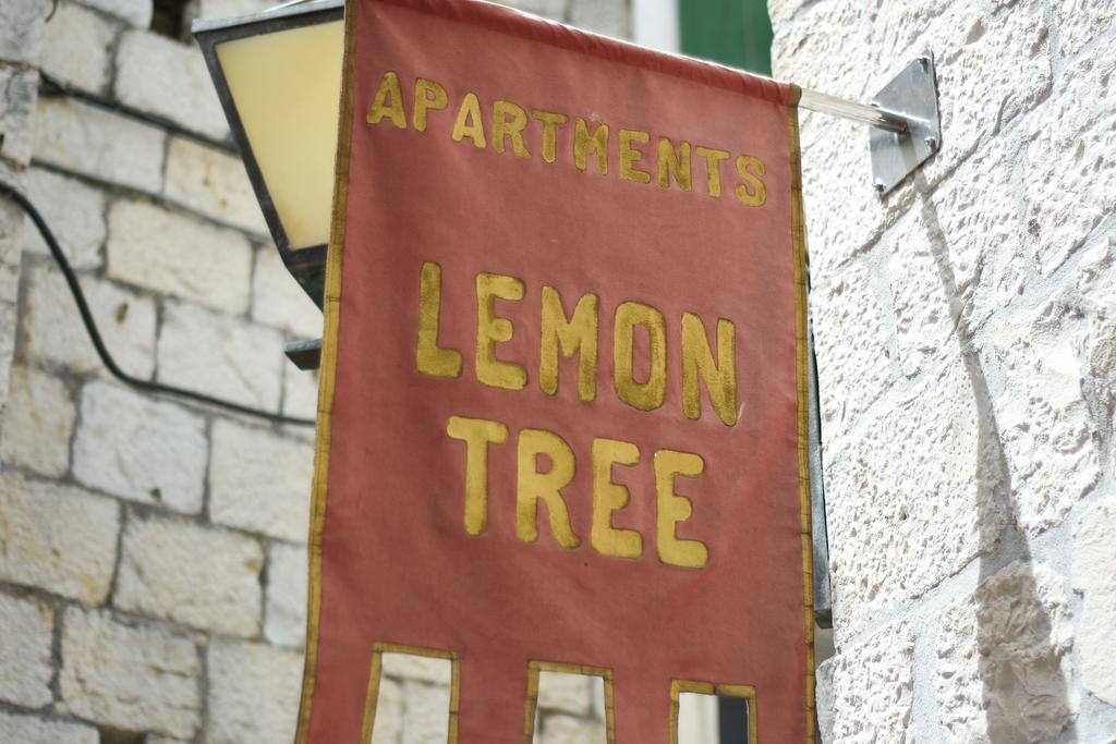 Tragos Lemon Tree Apartment Trogir Exterior foto