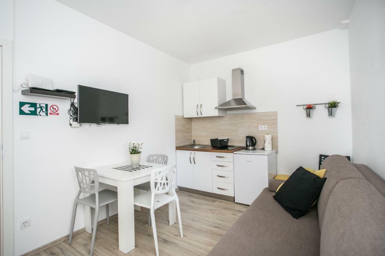 Tragos Lemon Tree Apartment Trogir Exterior foto